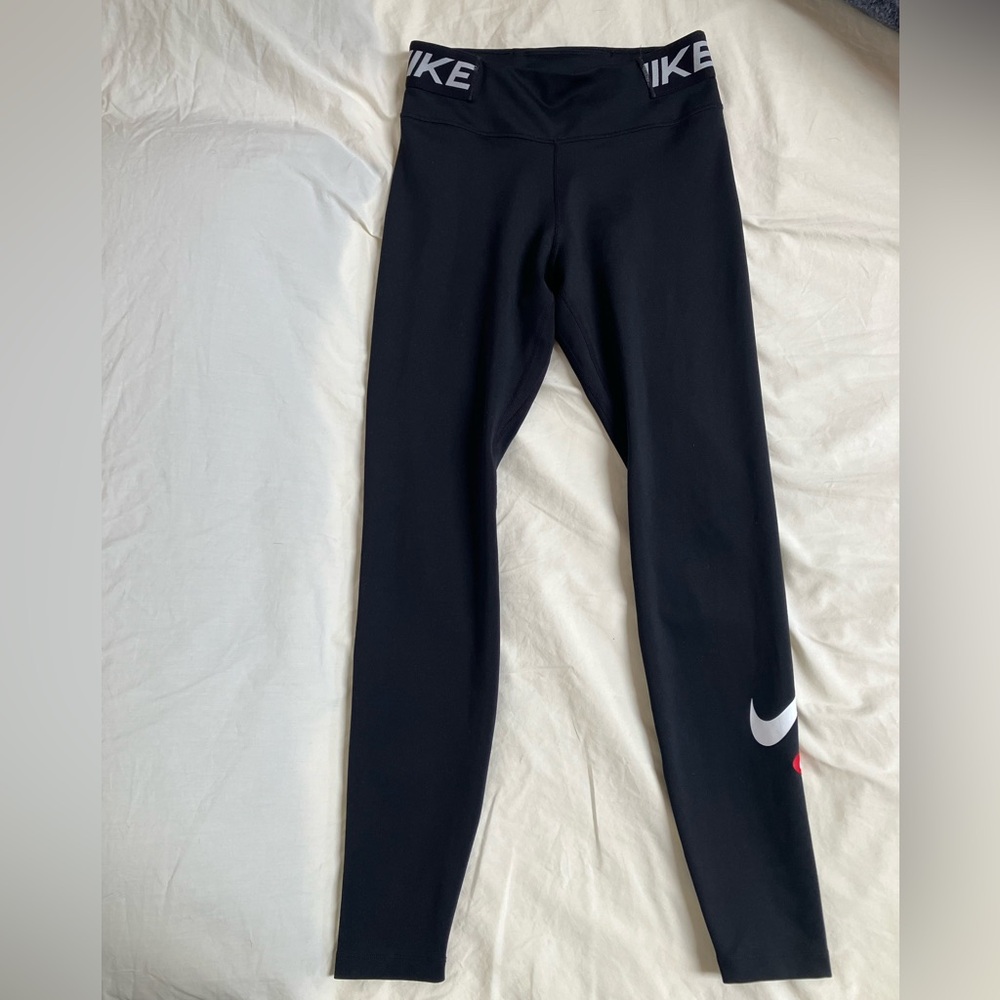 Women’s Nike Black Leggings